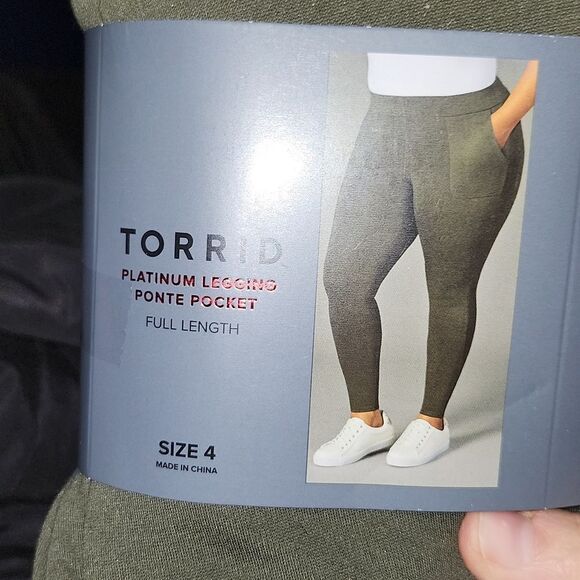 Torrid 4 Green Ponte full length pocket leggings - Picture 4 of 4